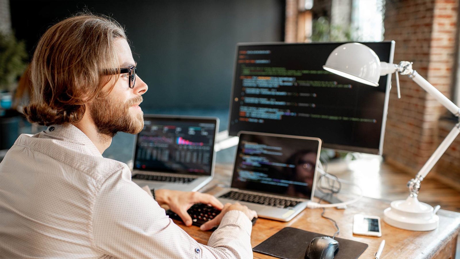 Web developers building custom websites at MOON LINKS agency